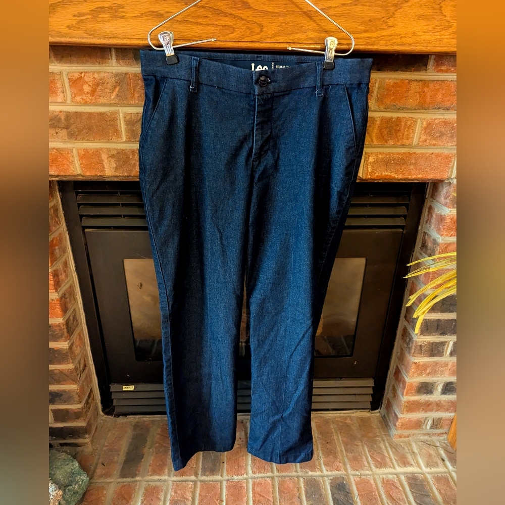 Lee Brand regular fit straight leg. Make rise dressy jeans size 10